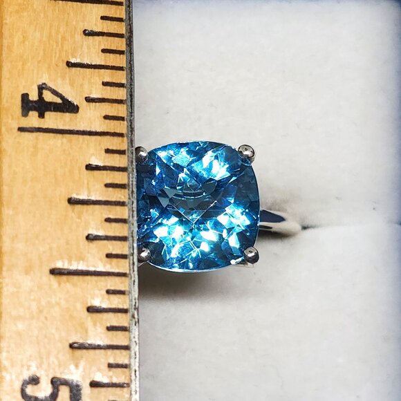 Sky Blue Topaz solitaire ring in Platinum over 925 Sterling Silver 8.90ct size 8 - Picture 3 of 6